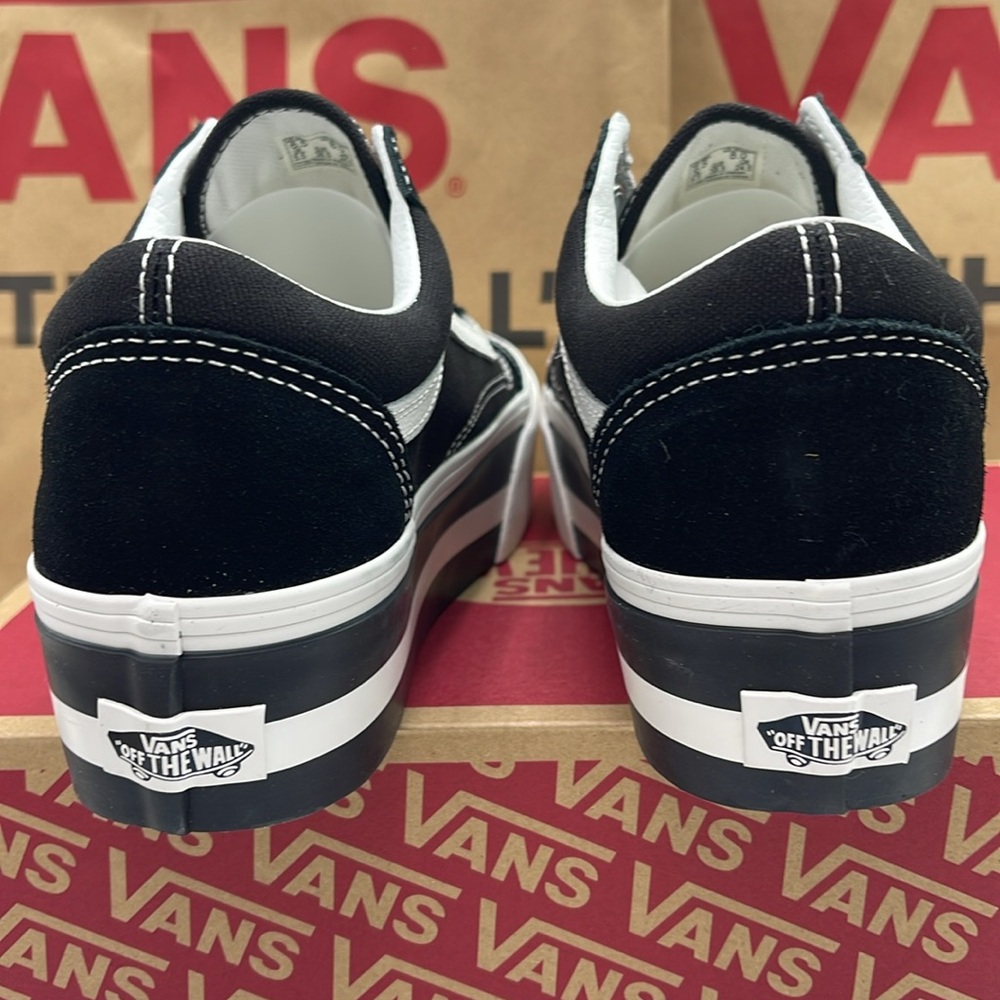 Vans Men’s Platform Sneakers Old Skool Stackform
Smarten Up Black/Wh
VN0009PZBZW - Picture 13 of 16